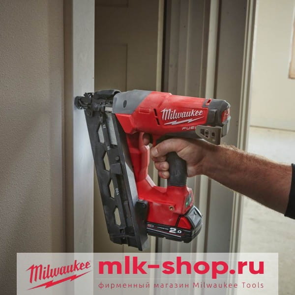 Аккумуляторный гвоздезабиватель с наклонным магазином Milwaukee M18 FUEL CN16GA-0