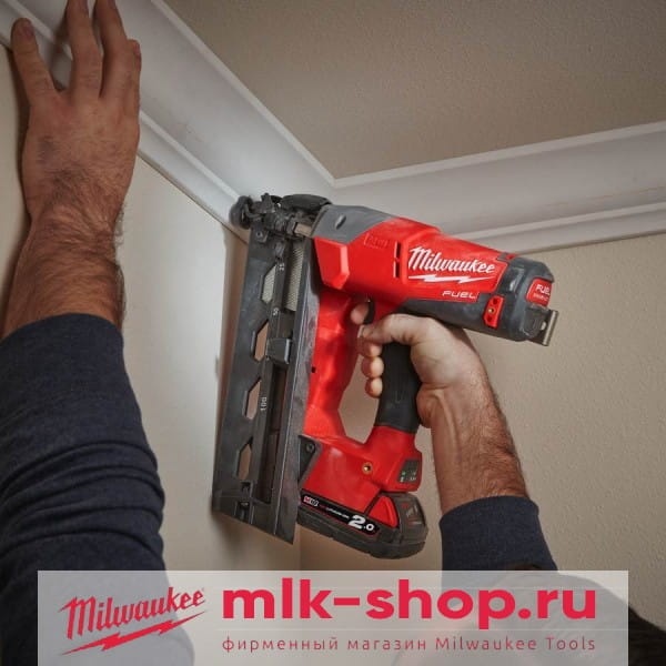 Аккумуляторный гвоздезабиватель с наклонным магазином Milwaukee M18 FUEL CN16GA-0