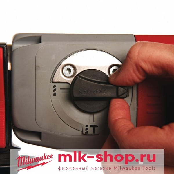 Перфоратор Milwaukee PLH 30 XE