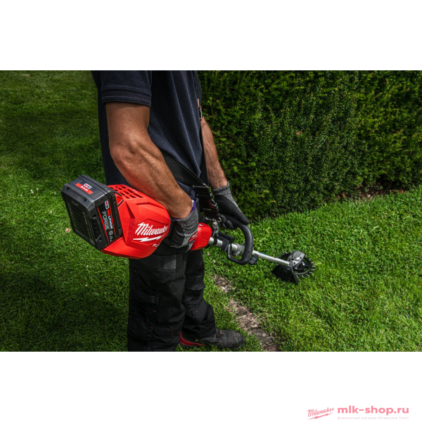 Триммер привод многофункциональный с триммерной насадкой Milwaukee M18 FUEL FOPHLTKIT2-0 Триммер привод многофункциональный с триммерной насадкой Milwaukee M18 FUEL FOPHLTKIT2-0