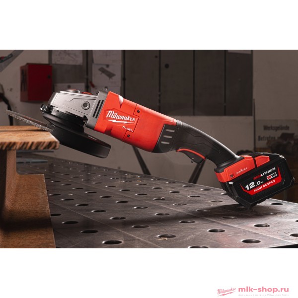 Аккумуляторная угловая шлифовальная машина (УШМ, Болгарка) Milwaukee M18 FUEL ONEFLAG230XPDB-0