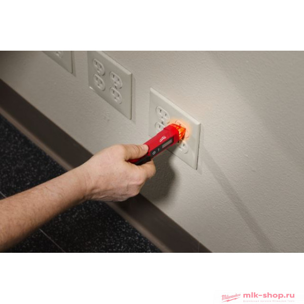 Бесконтактный детектор(индикатор) напряжения Milwaukee 2225-20 с термометром Бесконтактный детектор(индикатор) напряжения Milwaukee 2225-20 с термометром