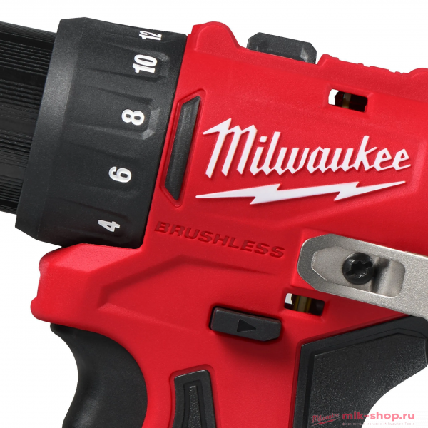Аккумуляторная дрель-шуруповерт Milwaukee M12 BLDDRC-0