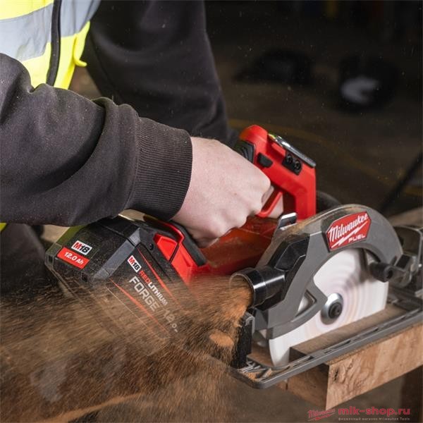 Аккумуляторная циркулярная пила Milwaukee M18 FUEL FCS66GR3-0