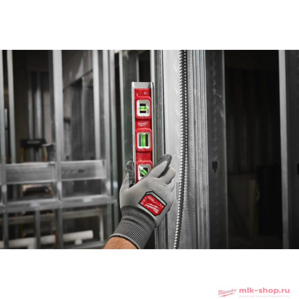 Уровень Milwaukee Torpedo Base магнитный 25см