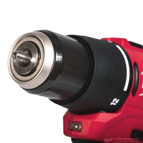 Аккумуляторная компактная ударная дрель-шуруповерт Milwaukee M12 BLPDRC-402C
