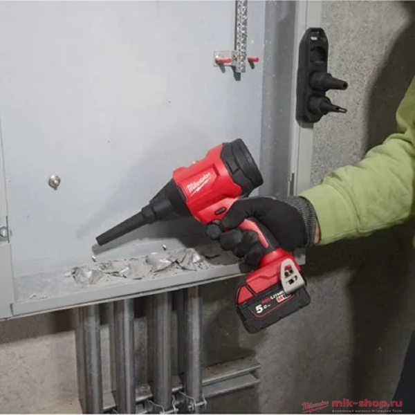 Аккумуляторная компактная бесщеточный воздуходувка Milwaukee M18 FUEL BLHSB-0