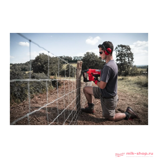 Аккумуляторный степлер MILWAUKEE M18 FUEL FFUS-0C Аккумуляторный степлер MILWAUKEE M18 FUEL FFUS-0C