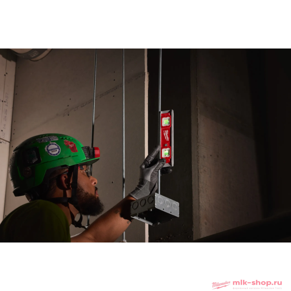 Уровень Milwaukee Torpedo LED магнитный 23см с подсветкой