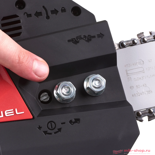 Аккумуляторная цепная пила Milwaukee M18 FUEL FCHSC-122