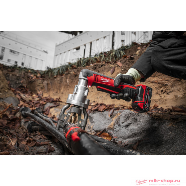 Аккумуляторный инструмент Milwaukee M18 BSBT-202X для болтовых соединителей/наконечников Аккумуляторный инструмент Milwaukee M18 BSBT-202X для болтовых соединителей/наконечников