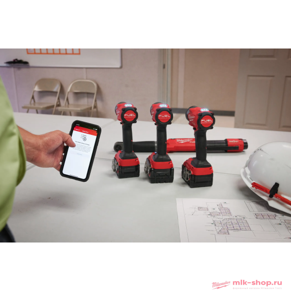 Аккумуляторный среднемоментный ударный гайковерт Milwaukee M18 FUEL ONEFMTIW2FC12-0X