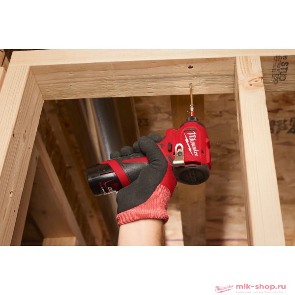 Аккумуляторный винтовёрт Milwaukee M12 BLIDRC-0