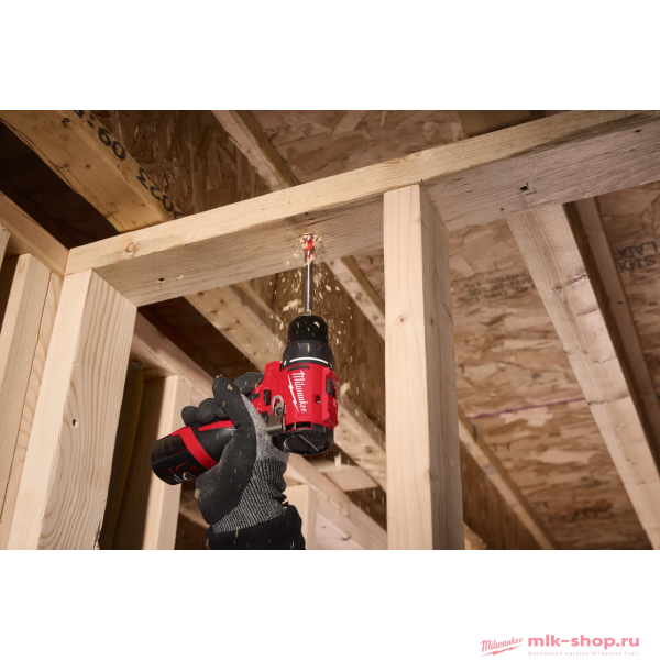 Аккумуляторная дрель-шуруповерт Milwaukee M12 BLDDRC-202C Аккумуляторная дрель-шуруповерт Milwaukee M12 BLDDRC-202C