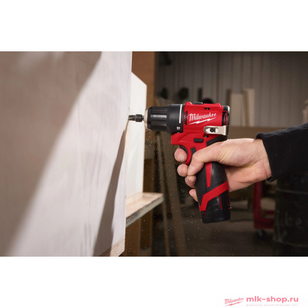 Аккумуляторная дрель-шуруповерт Milwaukee M12 BLDDRC-0