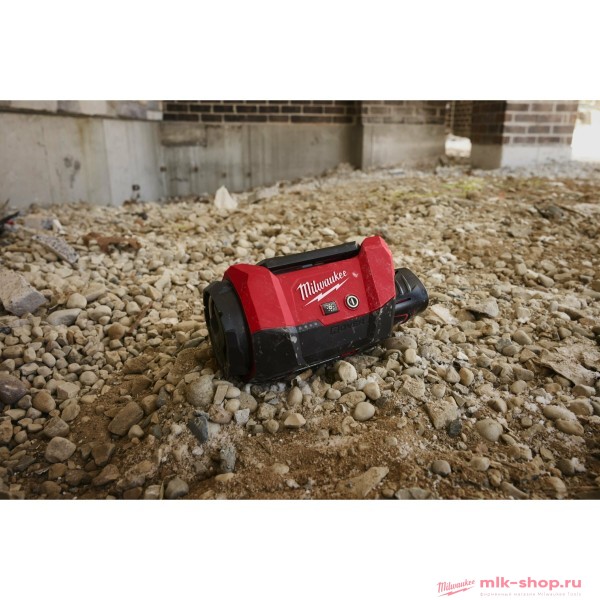 Aккумуляторный cветодиодный многонаправленный фонарь-прожектор MILWAUKEE M12 ALIP-0, 1200 люмен, IP54