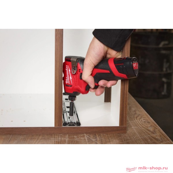 Аккумуляторный винтовёрт Milwaukee M12 BLIDRC-0
