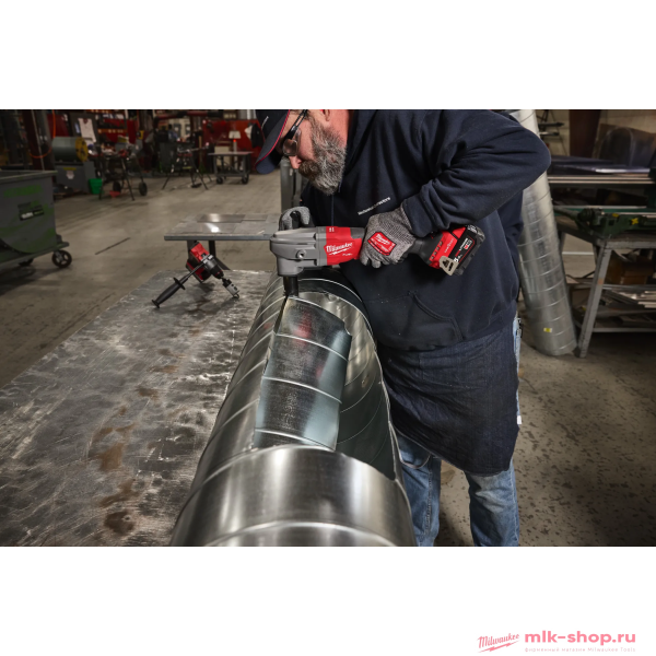 Аккумуляторные ножницы по металлу M18 FUEL MILWAUKEE FNB35-502X