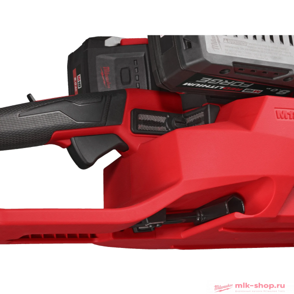 Аккумуляторная цепная пила Milwaukee 50 см на 2 акк. M18 FUEL F2CHS50-802