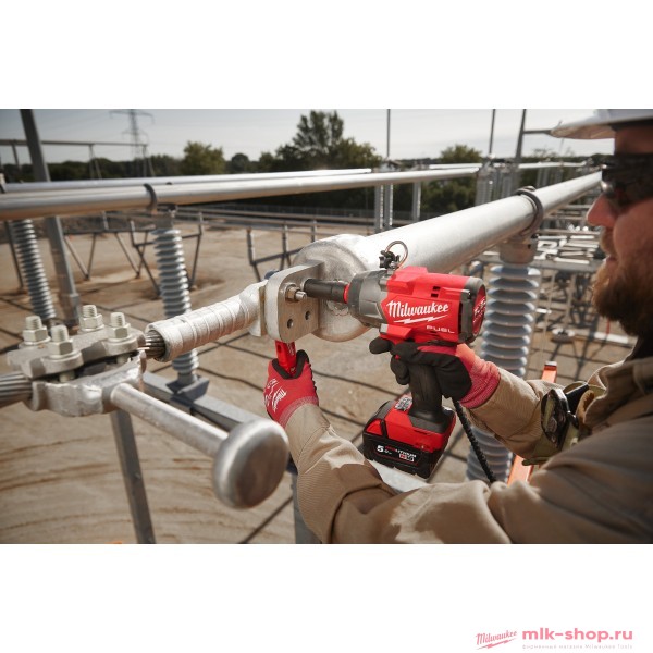 Аккумуляторный гайковёрт Milwaukee M18 FUEL FHIW2P12-502X