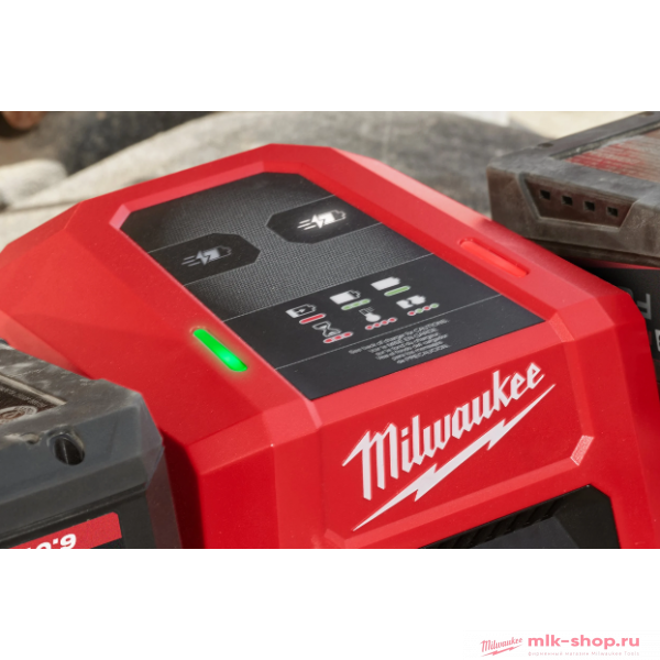 Зарядное устройство Milwaukee M18 DBSC на 2 порта